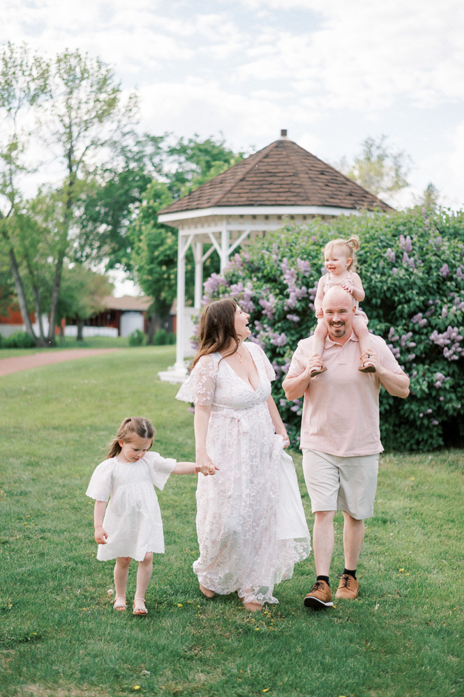 Family photos in Edmonton, captured by Kahla Kristen